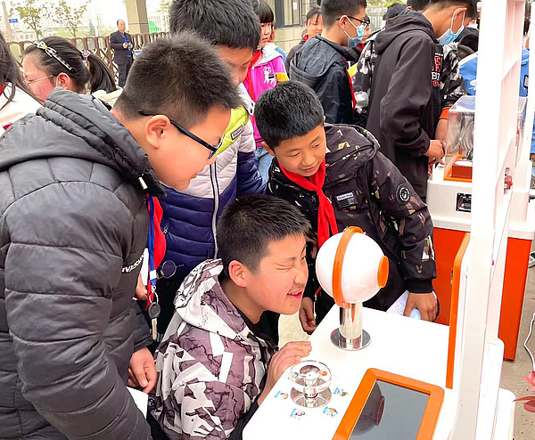 科普大篷车进校园7.jpg